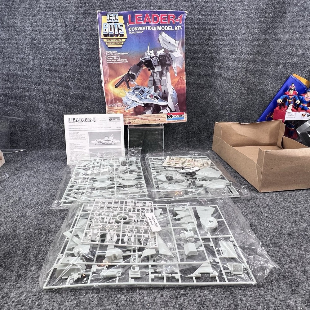 Go Bots LEADER-1 Complete Convertible Model Kit Monogram 1984 Sealed Contents